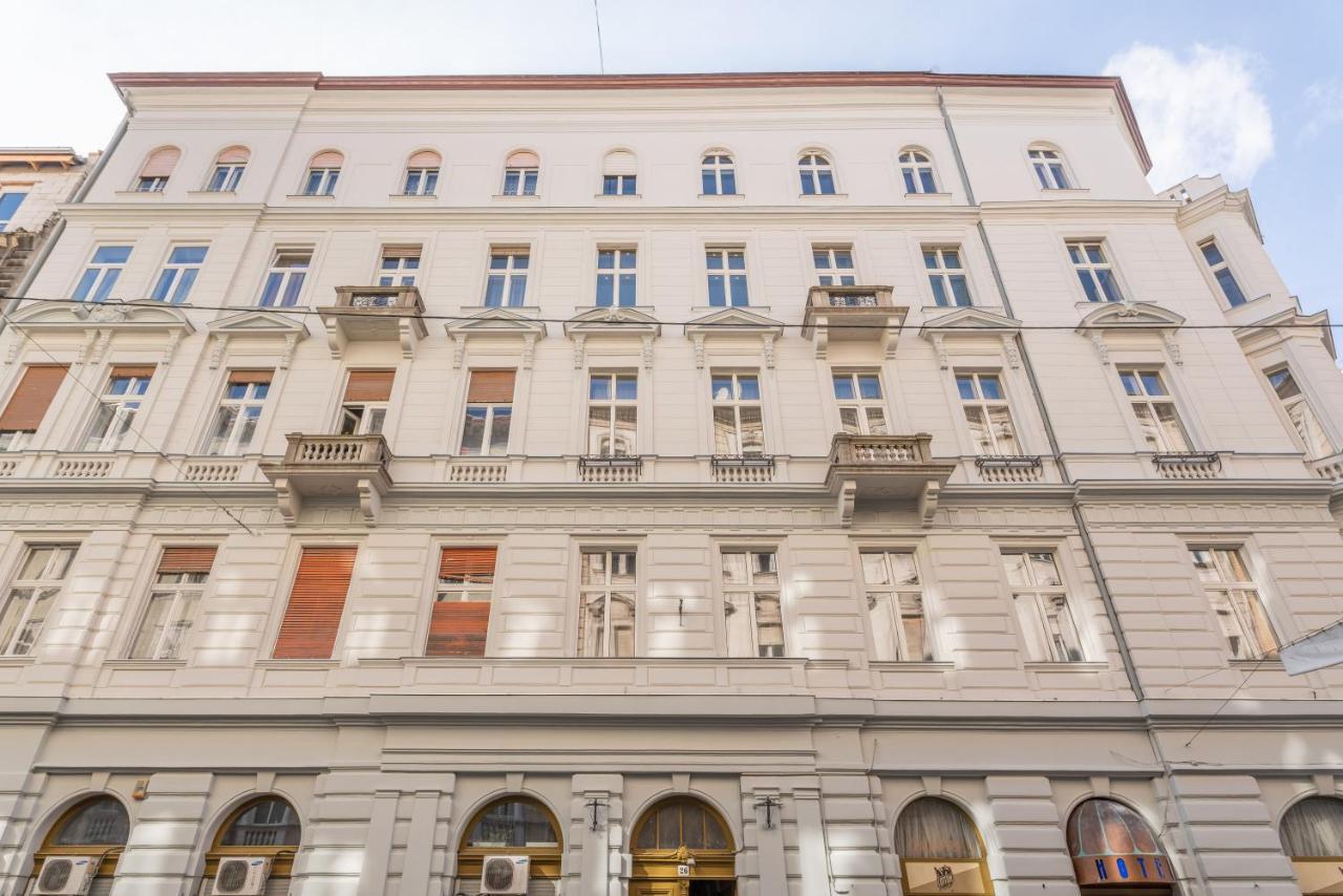 Milano Design Apartment City Center With Ac Будапеща Екстериор снимка