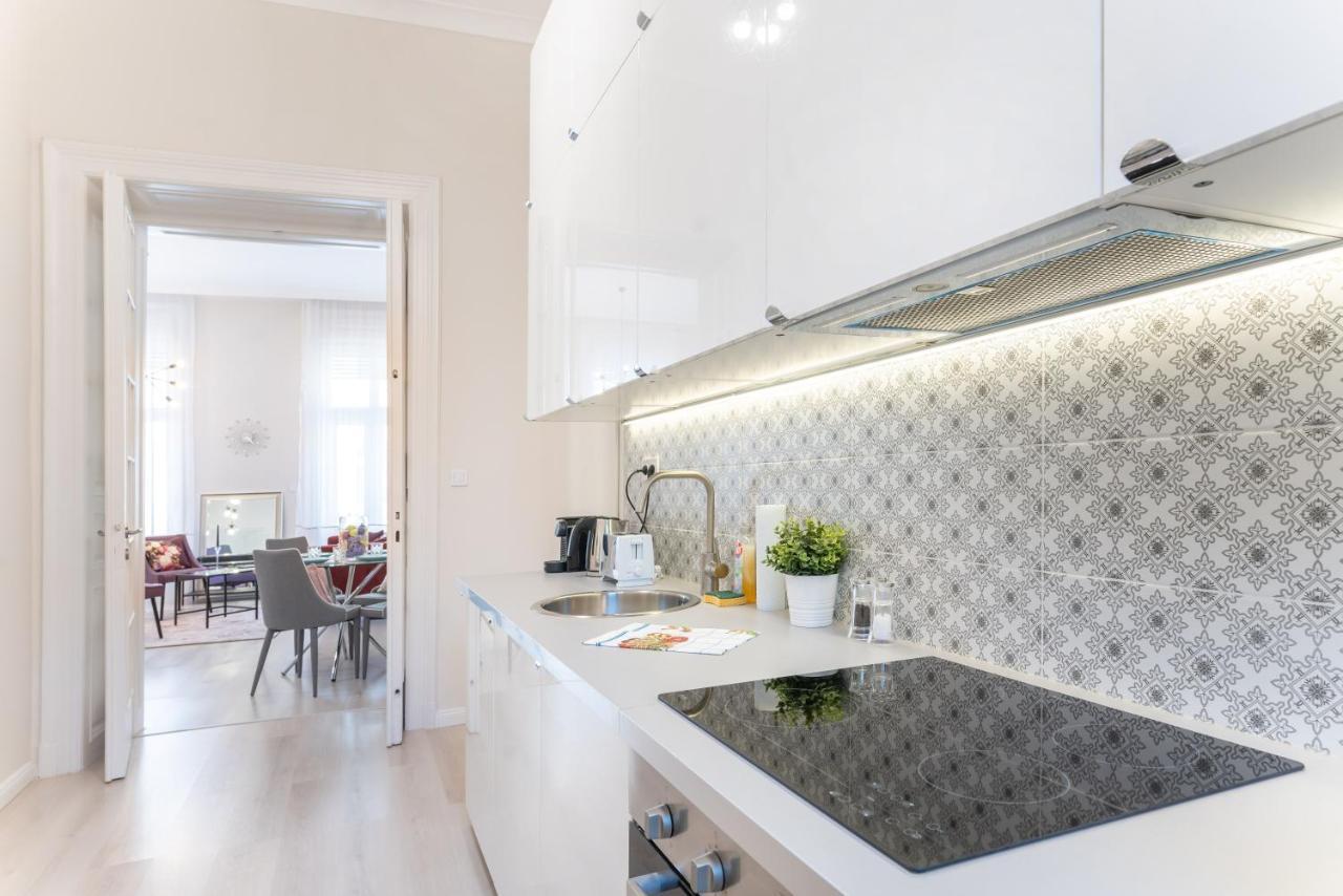 Milano Design Apartment City Center With Ac Будапеща Екстериор снимка